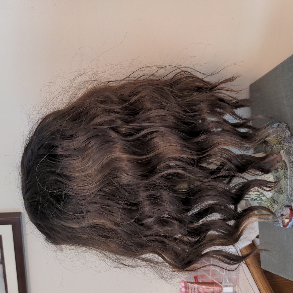 NWT Stamped Glorious Shoulder Length Wig - Picture 2 of 10